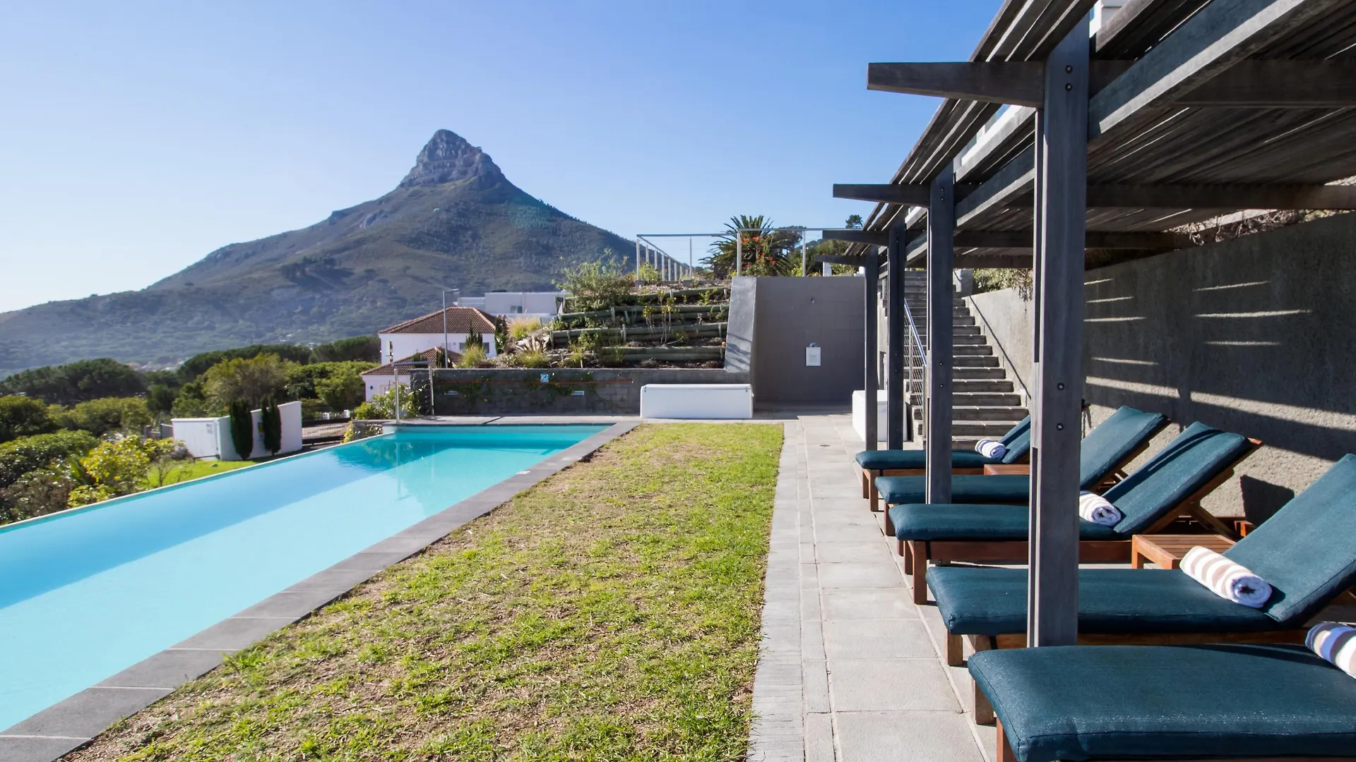 The Crystal Apartments Cape Town 4*,  South Africa
