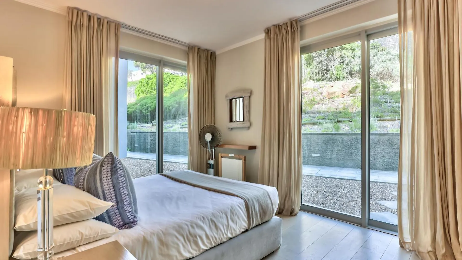 The Crystal Apartments Cape Town Aparthotel