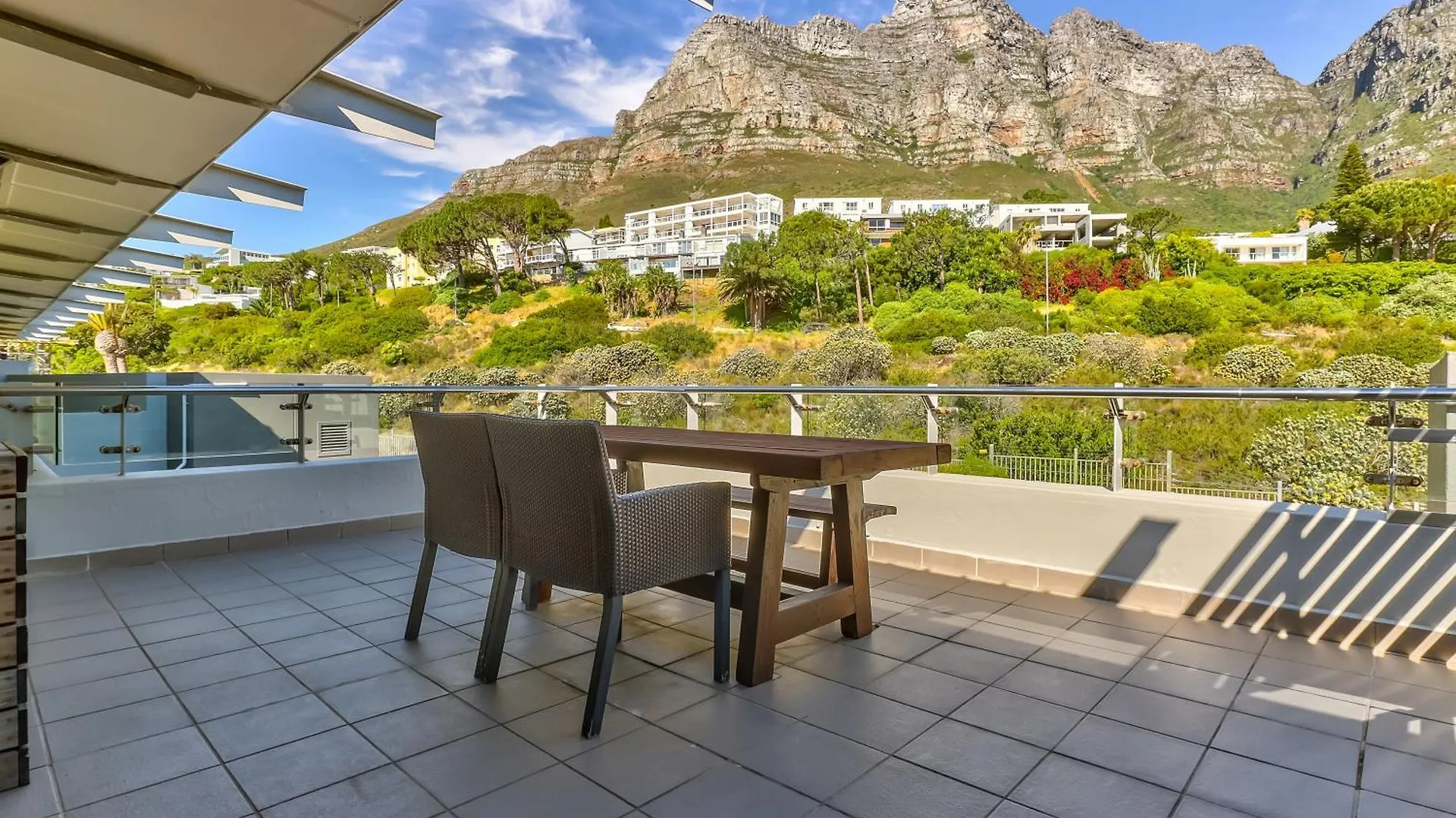 The Crystal Apartments Cape Town Aparthotel